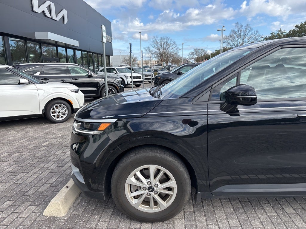 2024 Kia Carnival LX