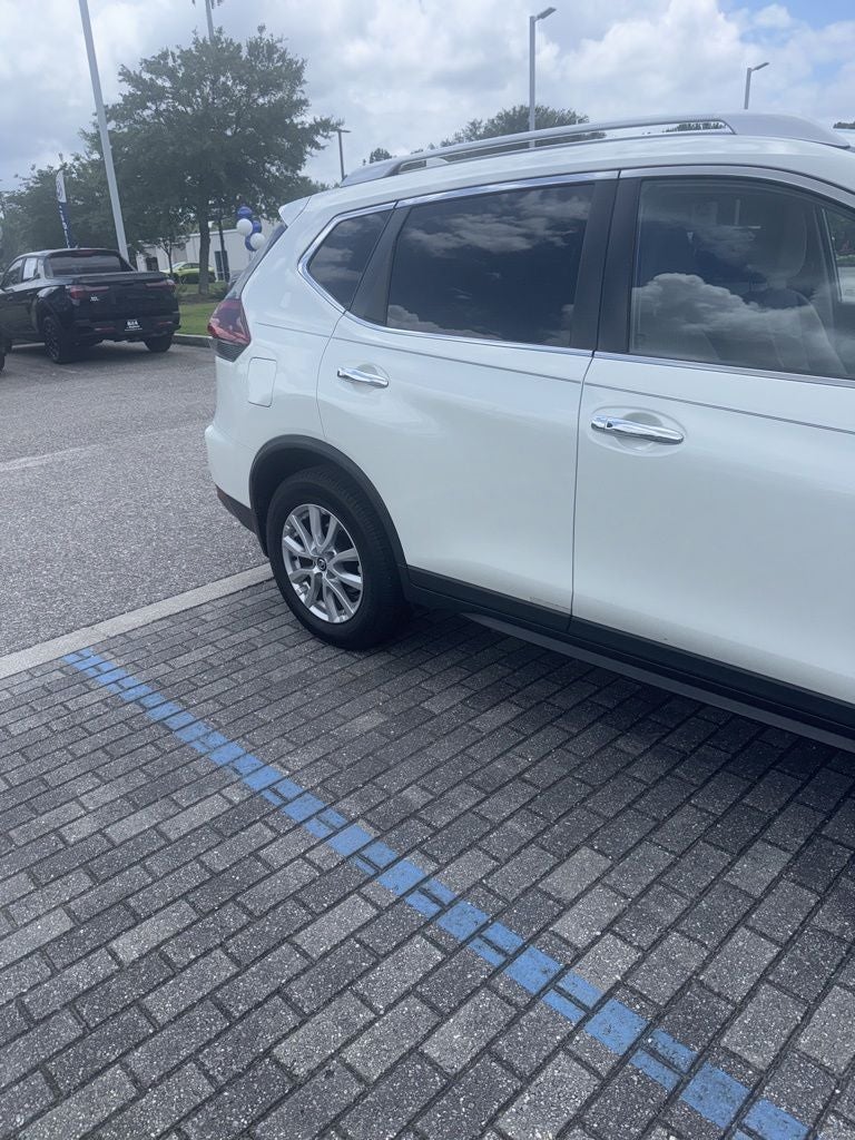 2018 Nissan Rogue SV