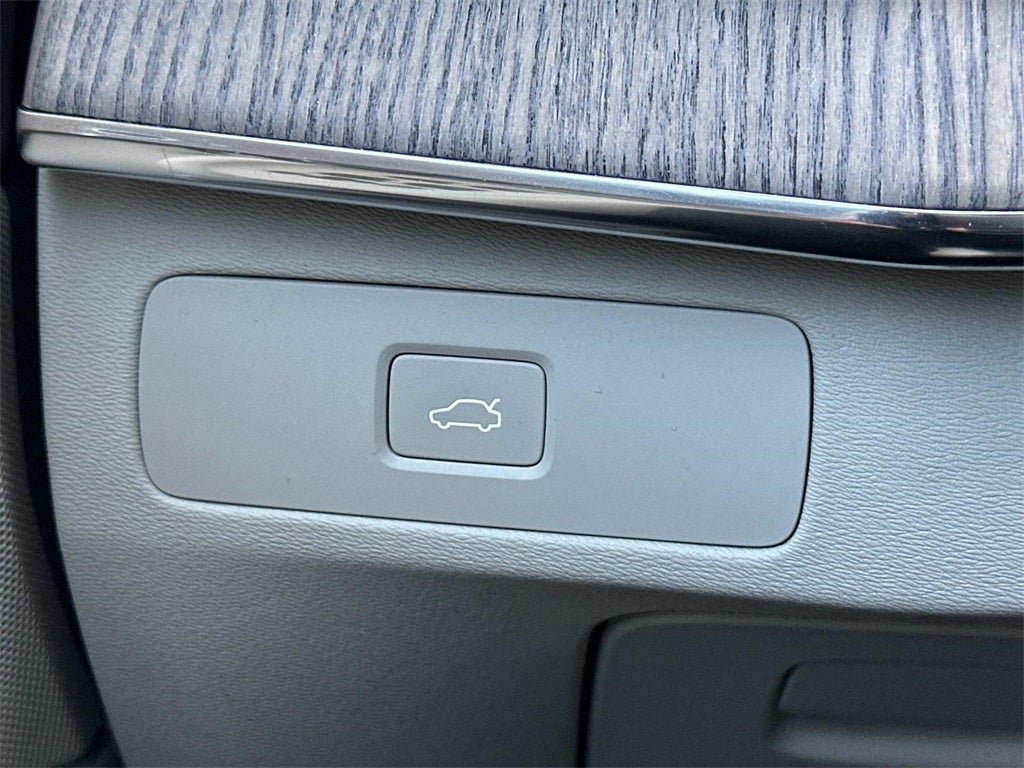 2023 Volvo XC90 B6 Plus 7-Seater