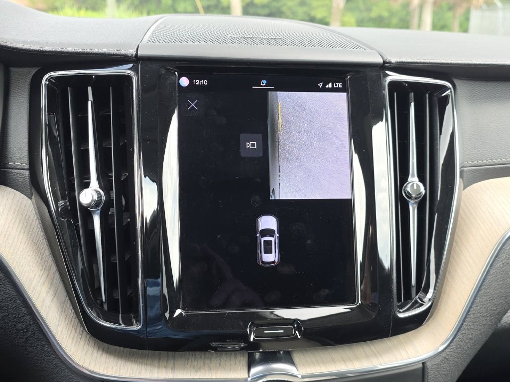 2022 Volvo XC60 B6 Inscription