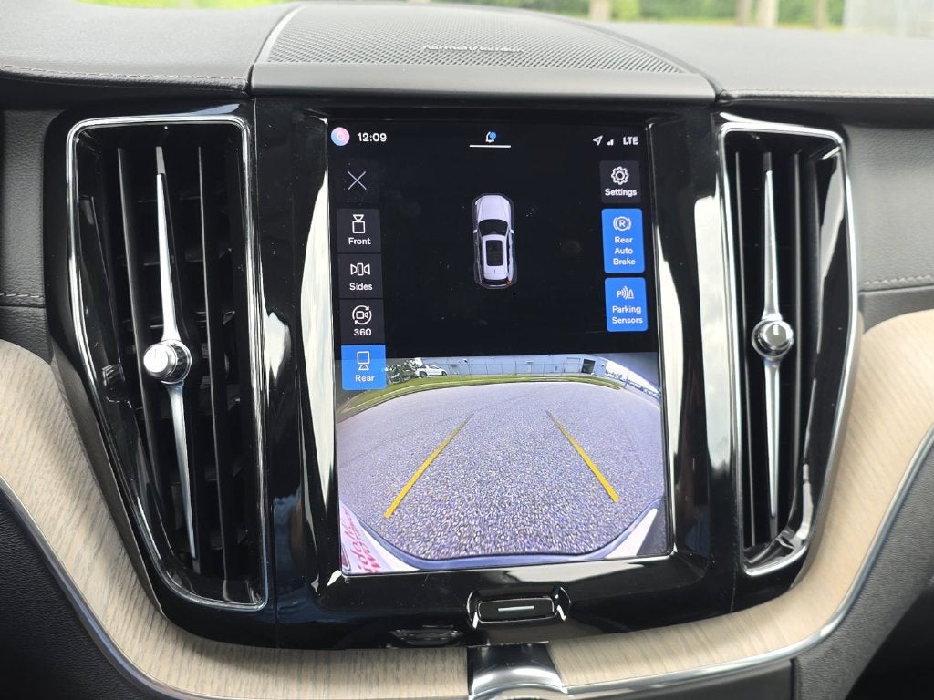 2022 Volvo XC60 B6 Inscription