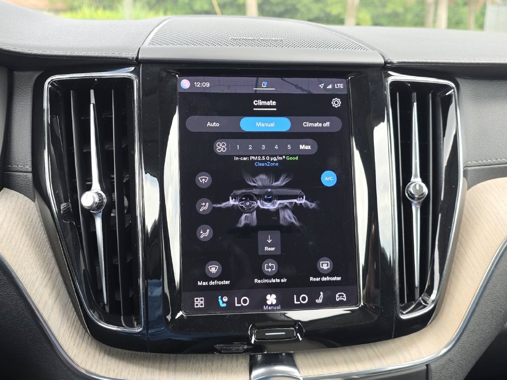 2022 Volvo XC60 B6 Inscription