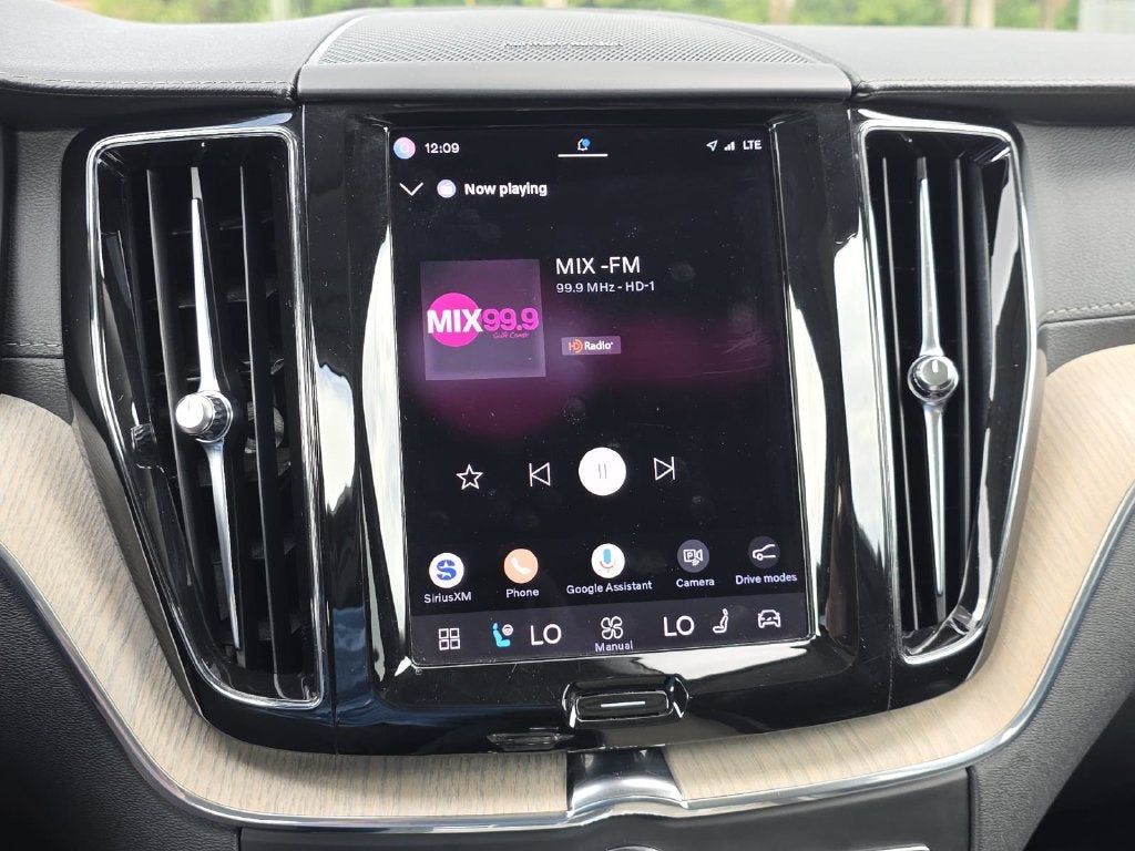2022 Volvo XC60 B6 Inscription