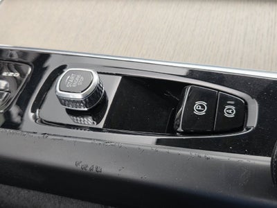 2022 Volvo XC60 B6 Inscription