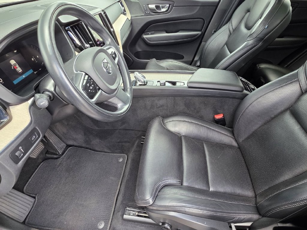 2022 Volvo XC60 B6 Inscription