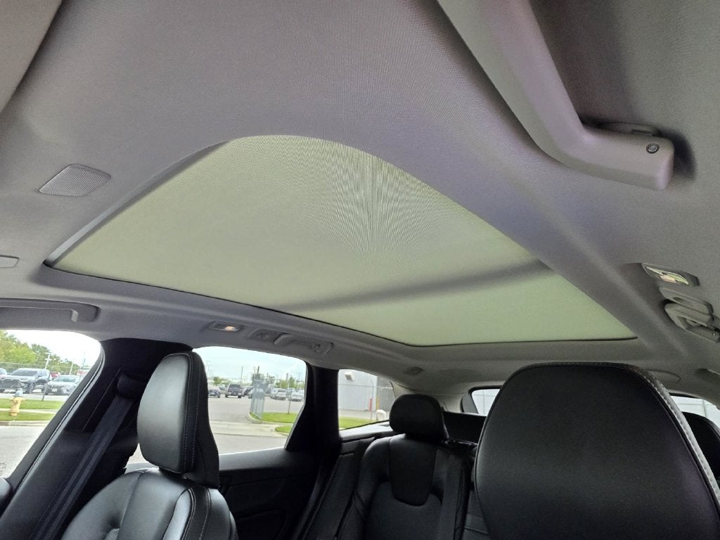 2022 Volvo XC60 B6 Inscription
