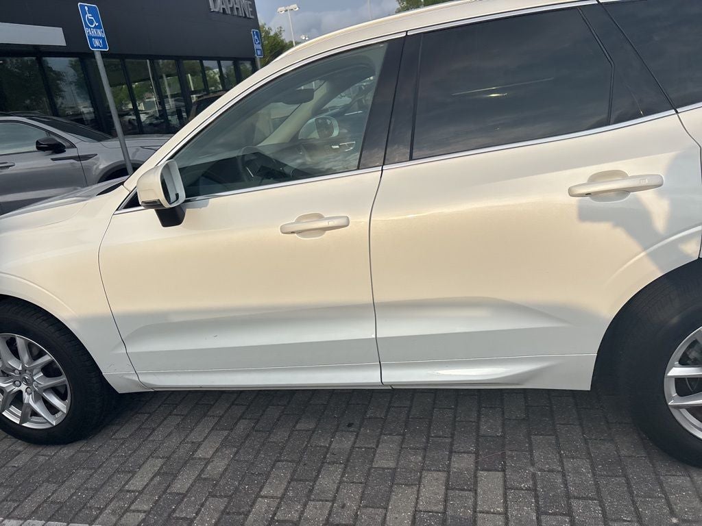2018 Volvo XC60 T5 Momentum