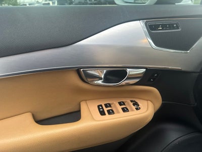 2018 Volvo XC90 T6 Momentum