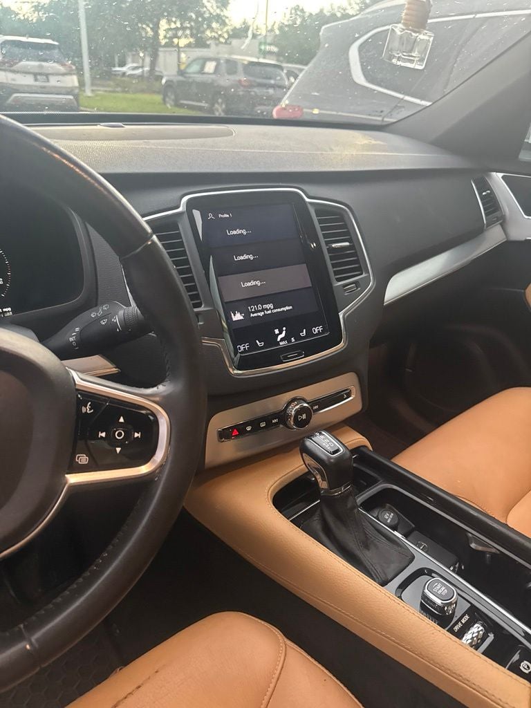 2018 Volvo XC90 T6 Momentum