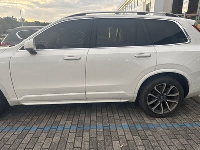 2018 Volvo XC90 T6 Momentum