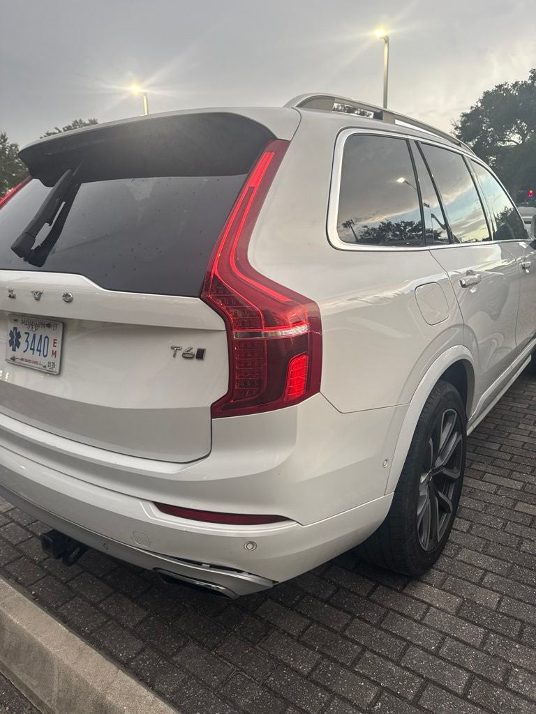 2018 Volvo XC90 T6 Momentum