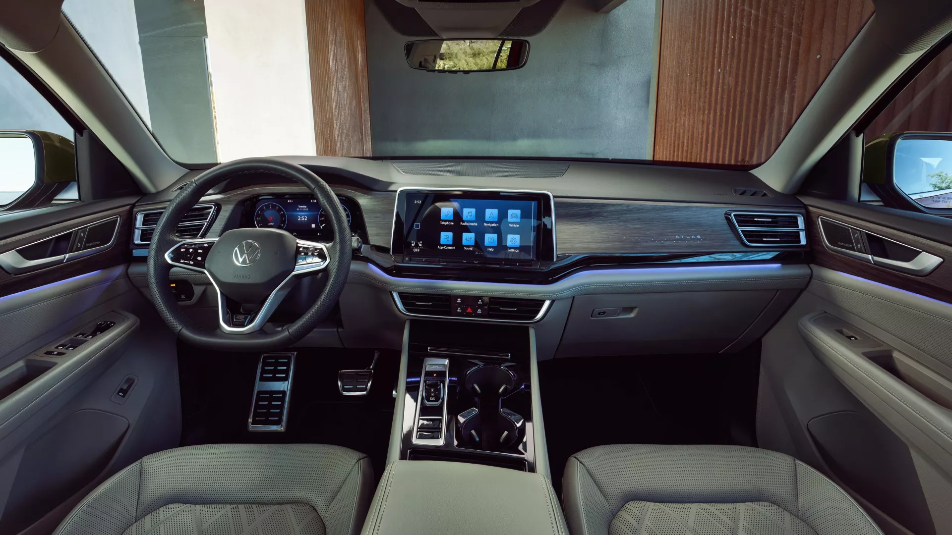 2026 Volkswagen Atlas dashboard and technology